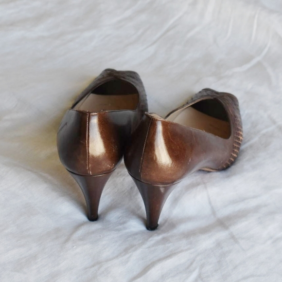 Bruno Magli vintage brown textured heels - Picture 3 of 12